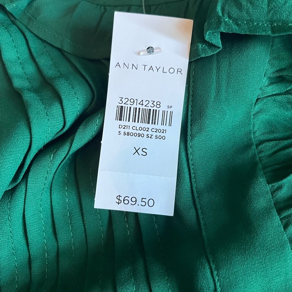 Ann Taylor Sleeveless Blouse - Picture 3 of 4